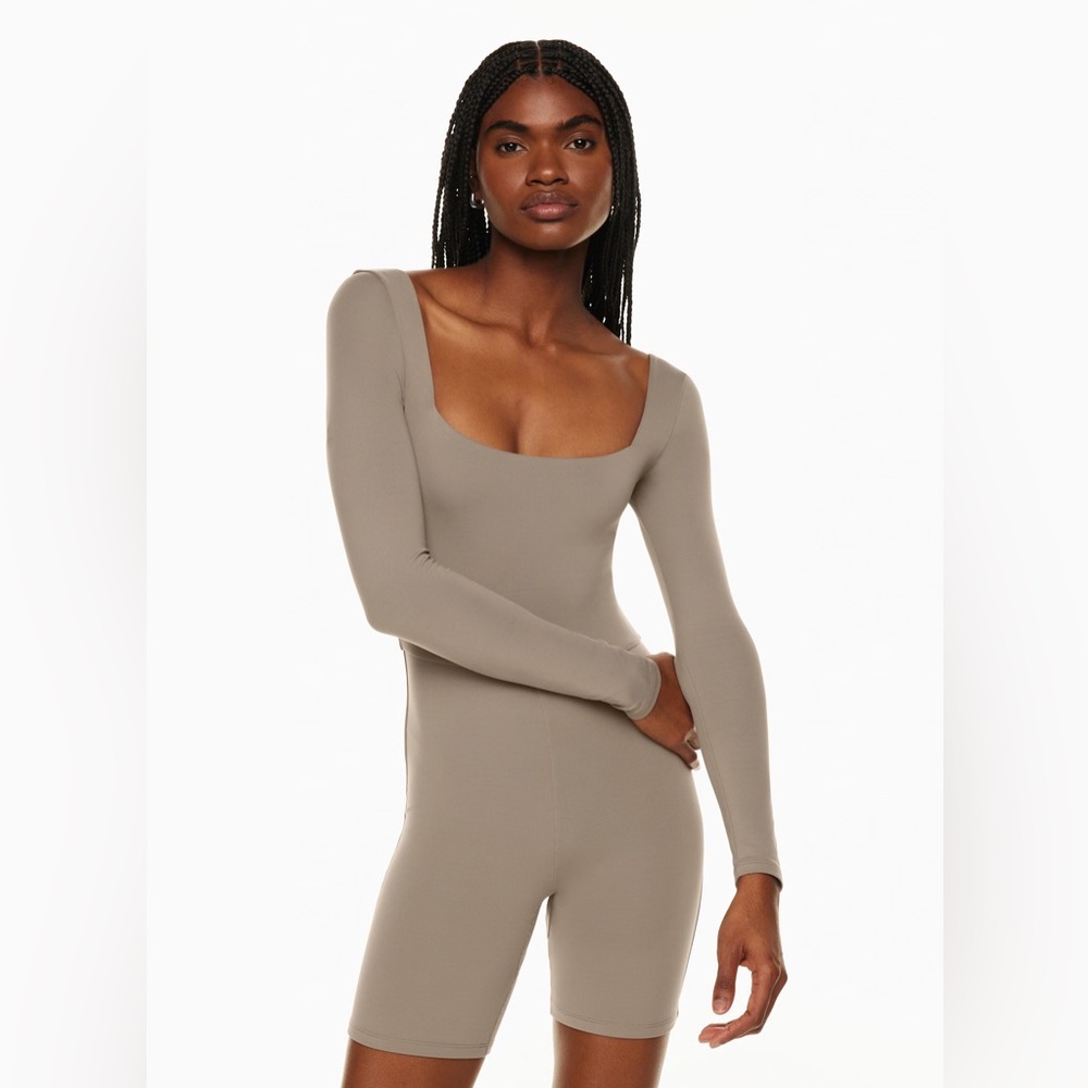 Babaton‎ Contour Squareneck Longsleeve Romper in Stone Size Small